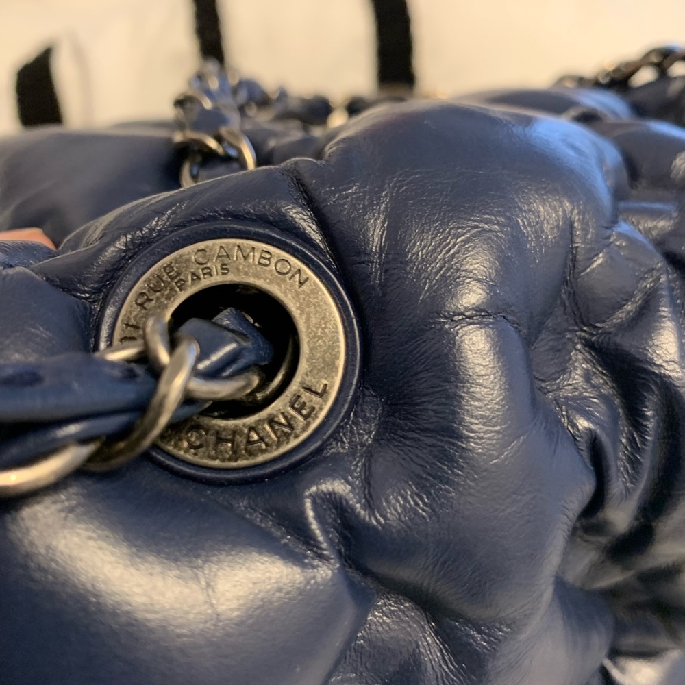 Chanel Chesterfield backpack                                 Excellent condition - Picture 3 of 16